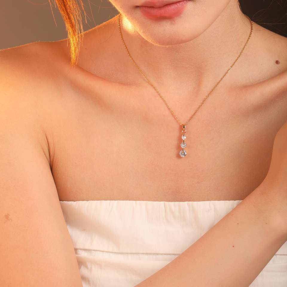 Full Zircon Pendant Luxury Necklace