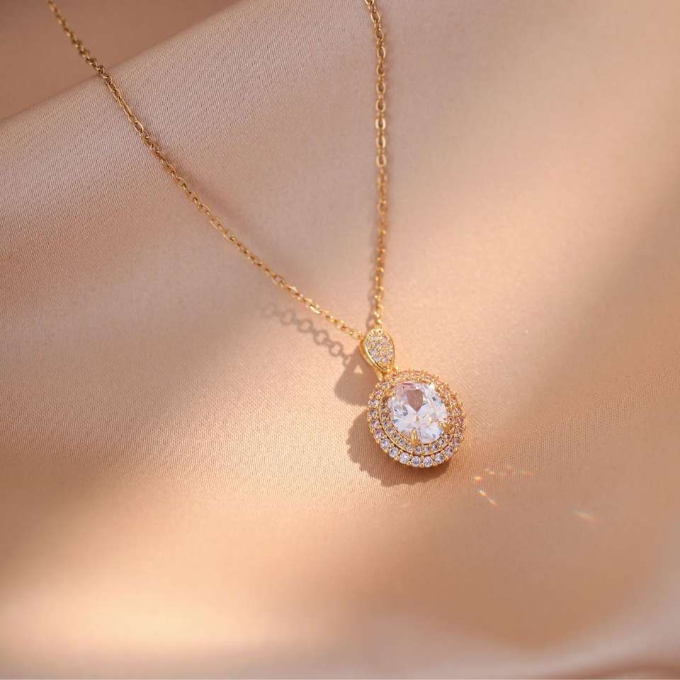 Zircon Pendant with Geometric Pattern Attractive Retro Luxury Fashion As Gifts Diamond Women Necklace