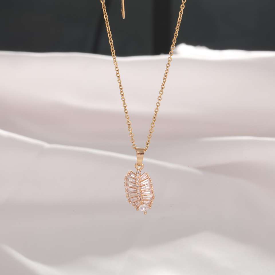 Fashion Leaf Shape Necklace White Zircon Necklace
