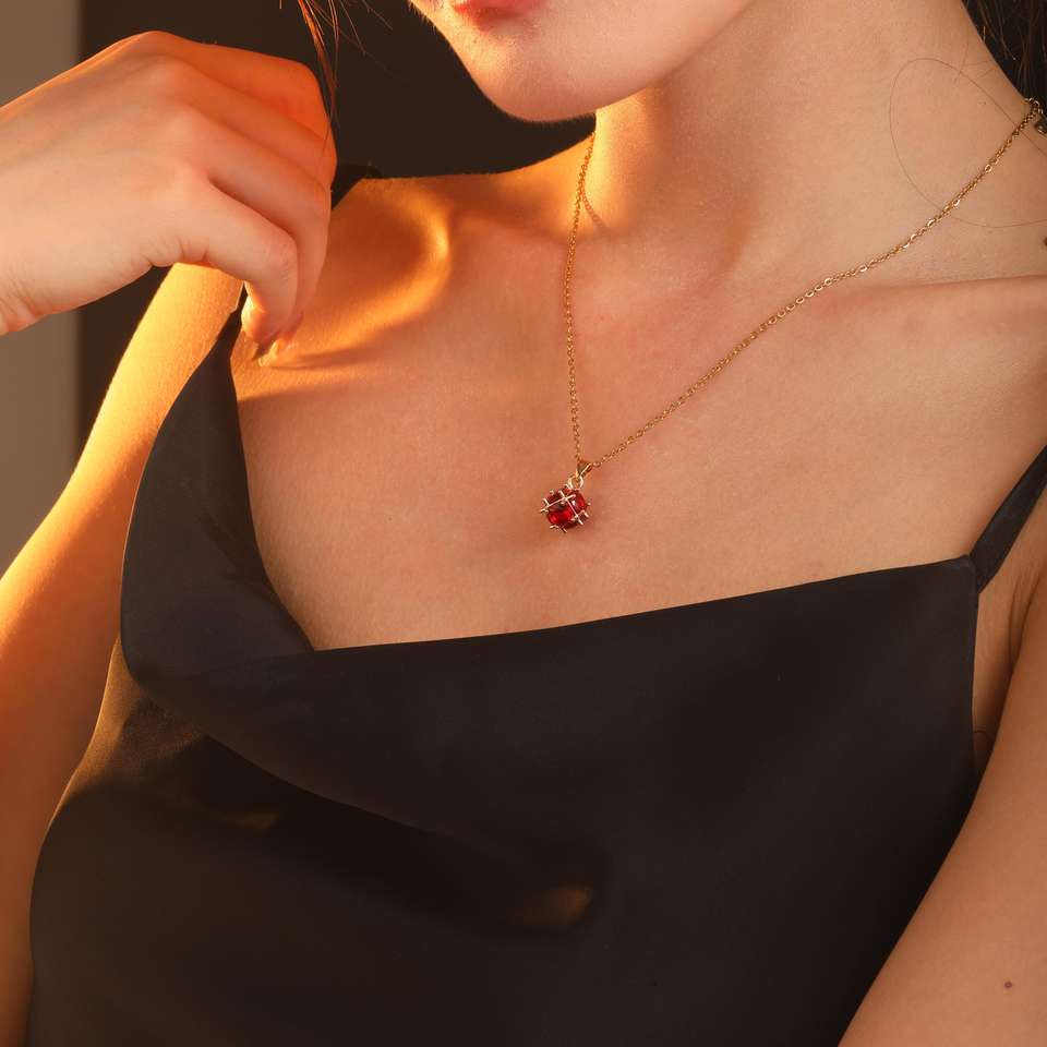 Ladies Vintage Style 18K Plated Pentagram Starfish Zircon Pendant Necklace
