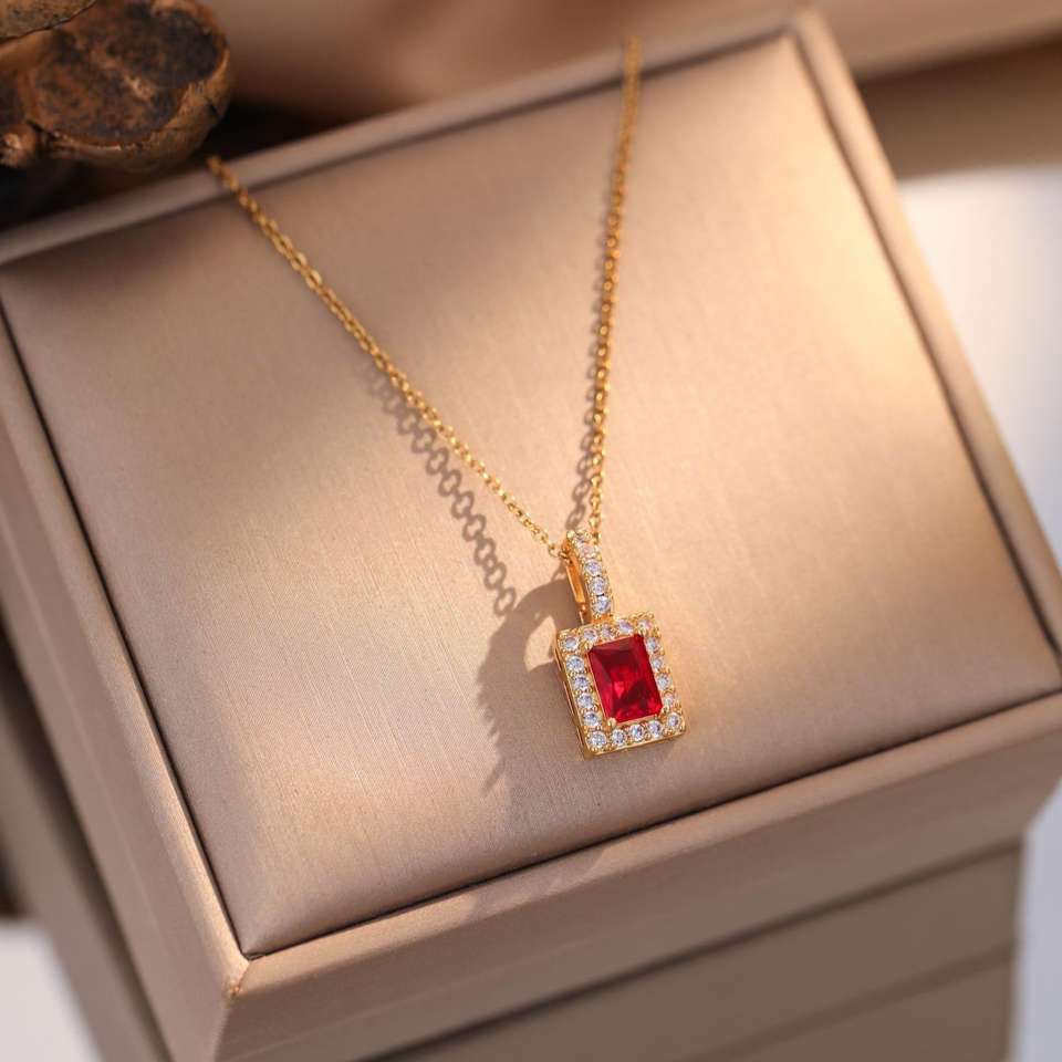 Red Colorful Square Zirconia Pendant Necklace for Women Jewelry Shining Luxury Ruby for Party