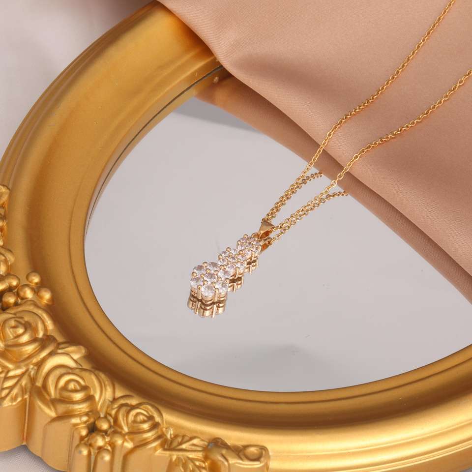 Full Zircon Pendant Luxury Necklace