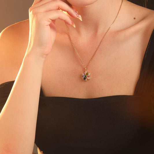 Creative Design Crystal Flower Pendant Necklace