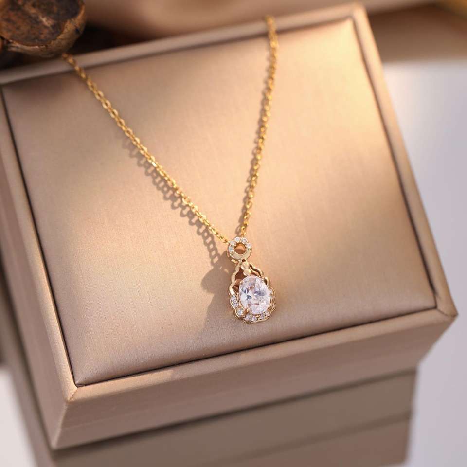Luxury Gold Zircon Necklace Trendy Diamond Collarbone Classic Water Drop Pendant Stainless Steel Chain 18K