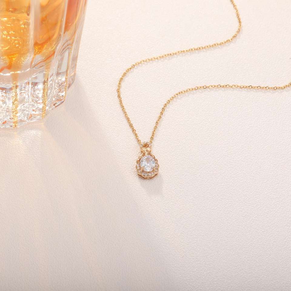 Luxury Gold Zircon Necklace Trendy Diamond Collarbone Classic Water Drop Pendant Stainless Steel Chain 18K