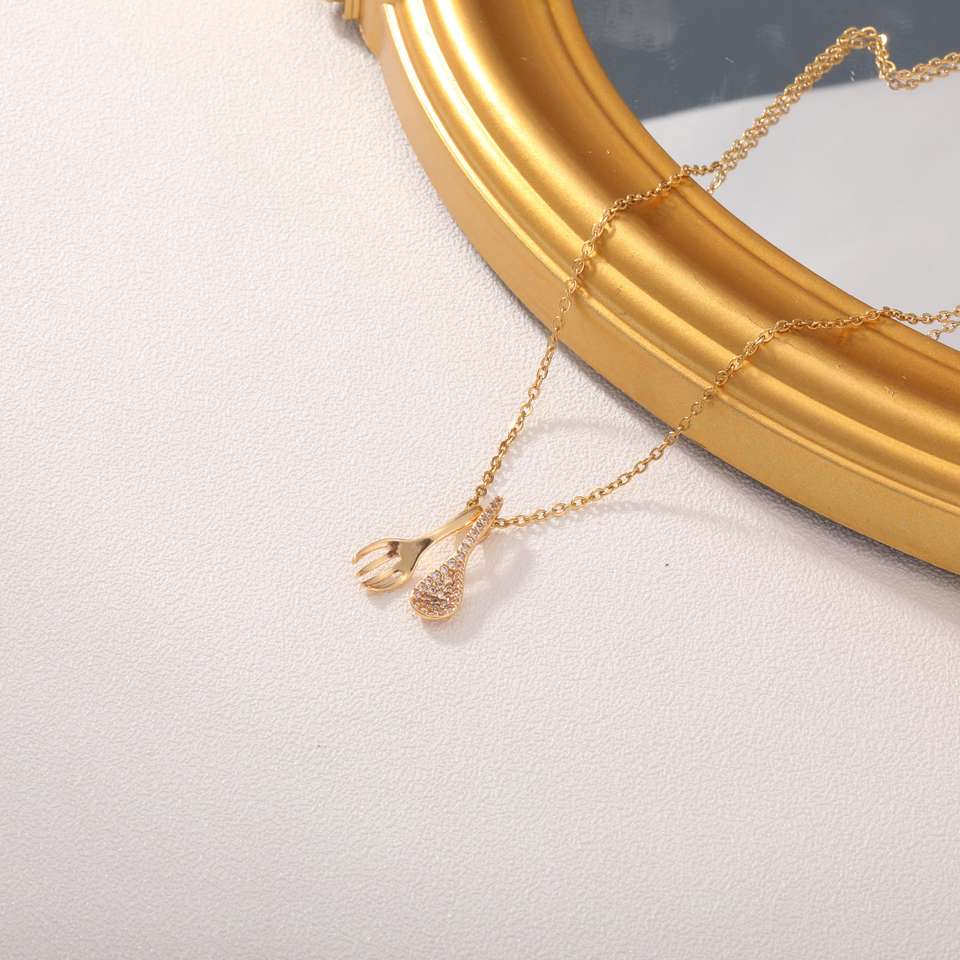 Fashion Simple Lucky Stainless Steel Necklace Creative Design Spoon Fork Pendant Necklace for Festival Gifts