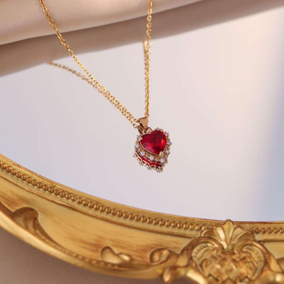 Women Shine Zircon Heart Pendant Necklace