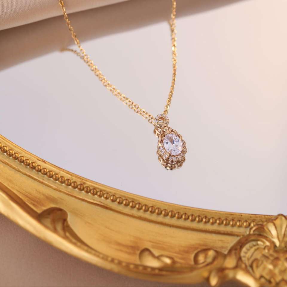 Luxury Gold Zircon Necklace Trendy Diamond Collarbone Classic Water Drop Pendant Stainless Steel Chain 18K