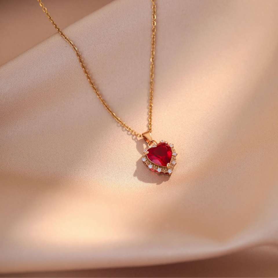 Women Shine Zircon Heart Pendant Necklace