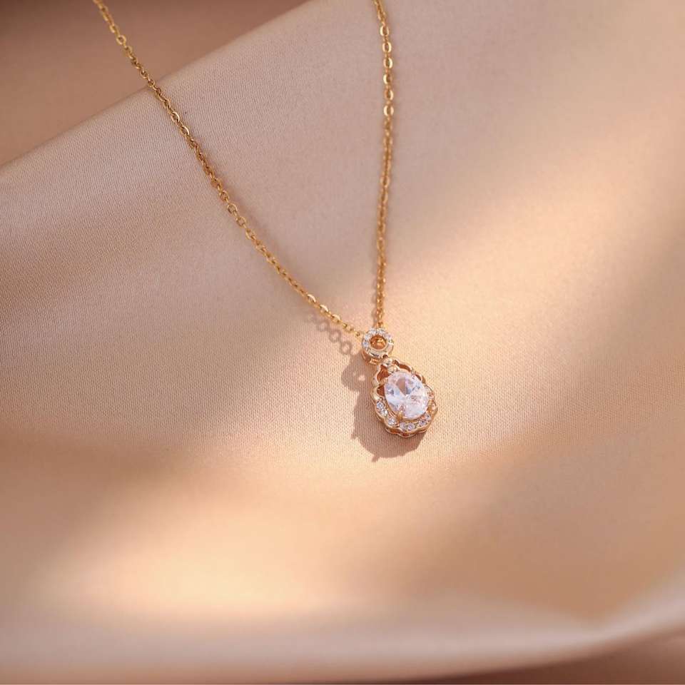Luxury Gold Zircon Necklace Trendy Diamond Collarbone Classic Water Drop Pendant Stainless Steel Chain 18K